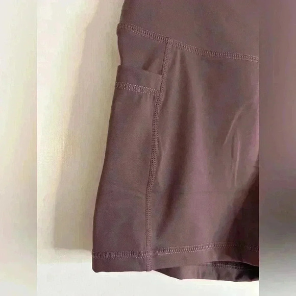 BNWT Smoothfeel Short Shorts with Pockets in Purple Size Large - Picture 3 of 11